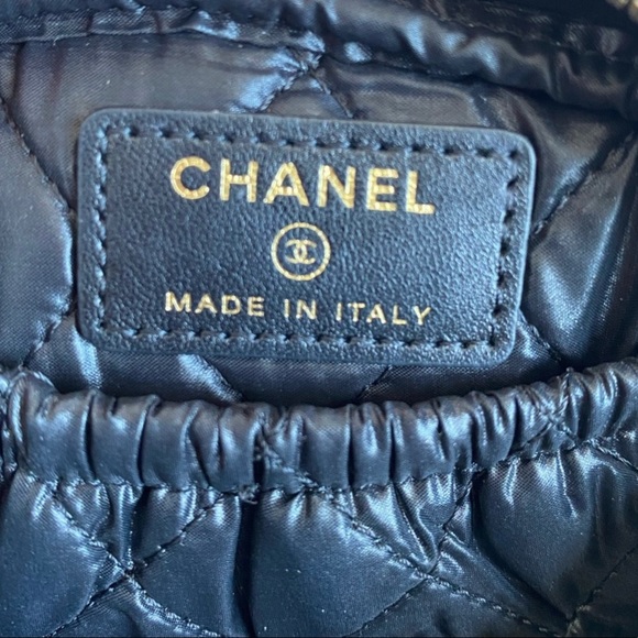 CHANEL O Case Quilted Small Pouch Lambskin - Picture 8 of 8